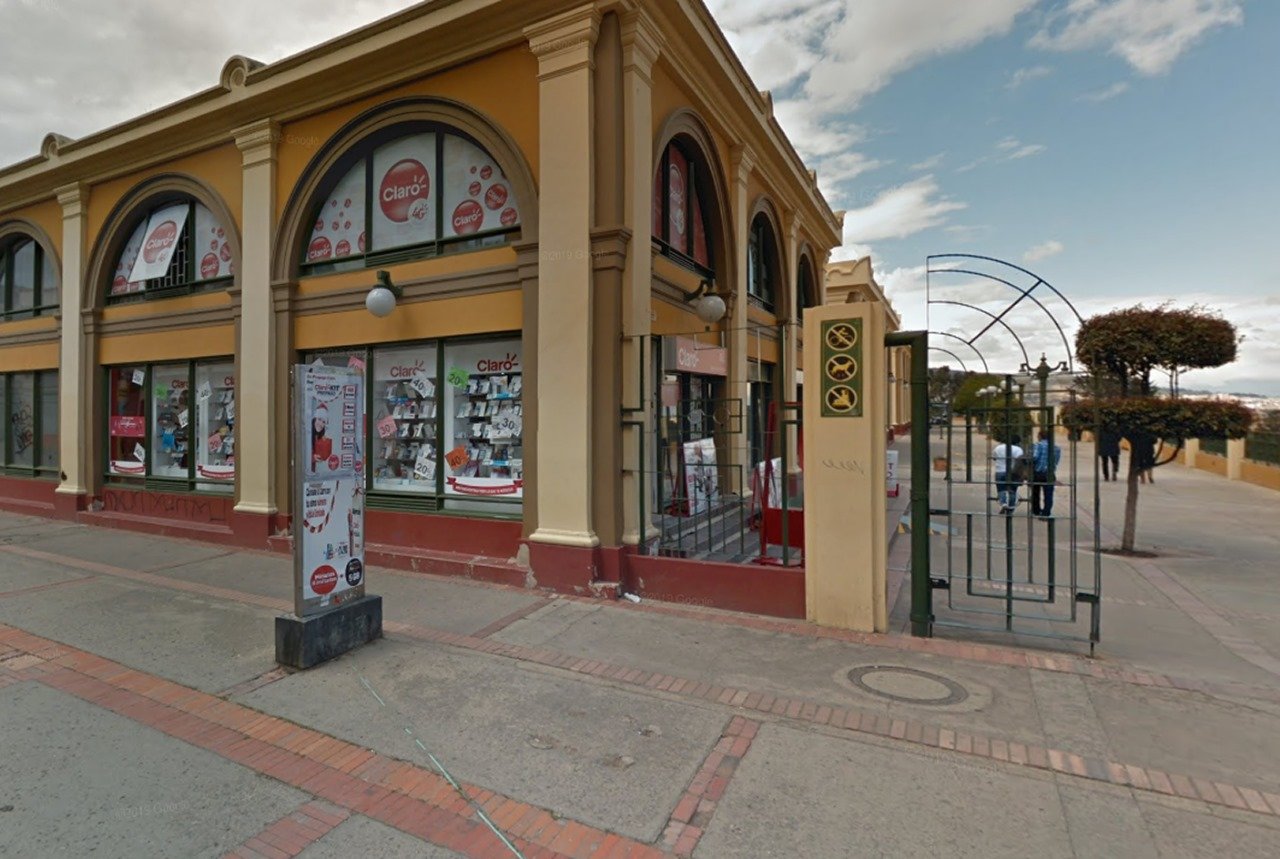 Exterior tienda Claro